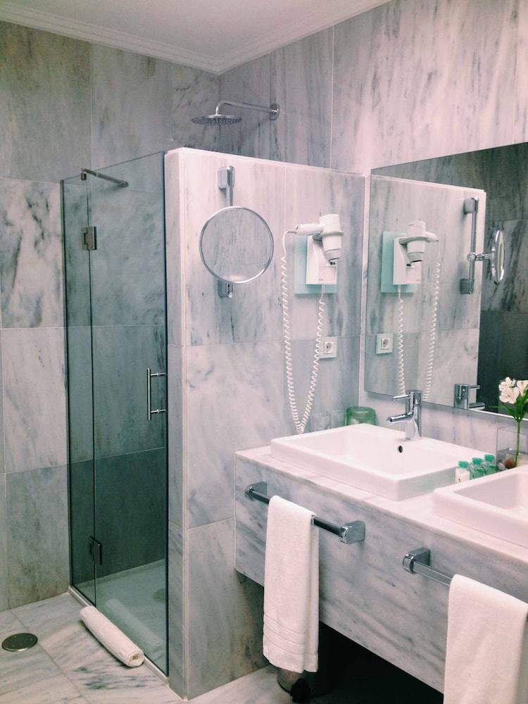 Hotel Rector Salamanca Bagian luar foto Bathroom