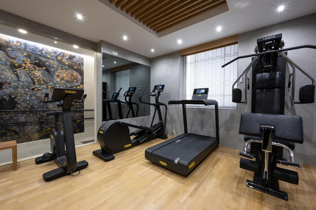 Hotel Rector Salamanca Bagian luar foto A gym in a hotel
