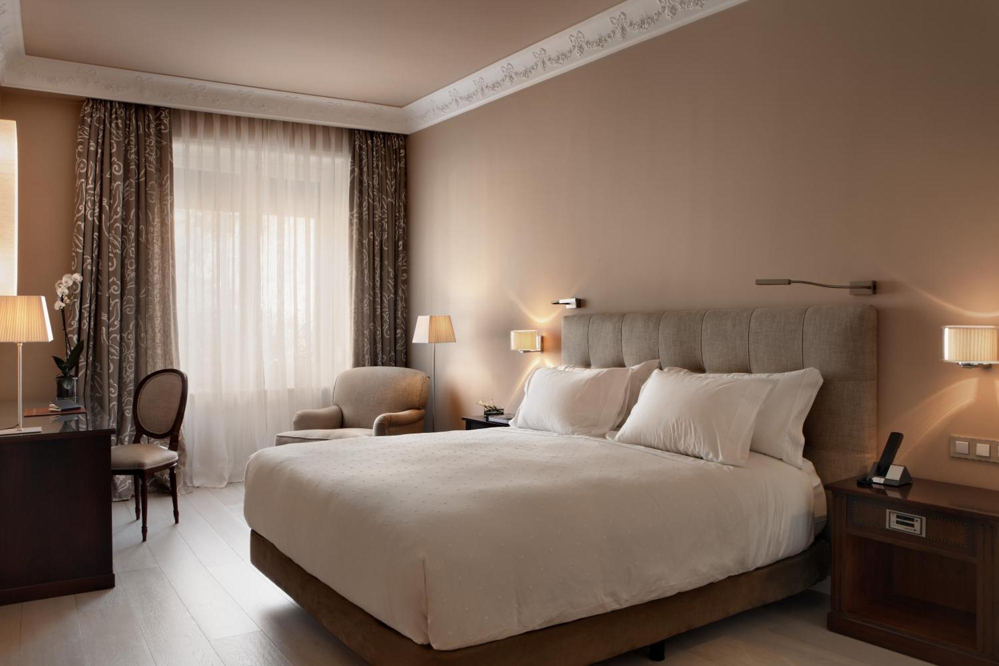 Hotel Rector Salamanca Bagian luar foto A bedroom at the hotel