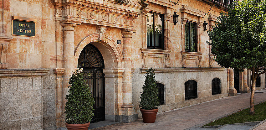 Hotel Rector Salamanca Bagian luar foto The entrance of the hotel