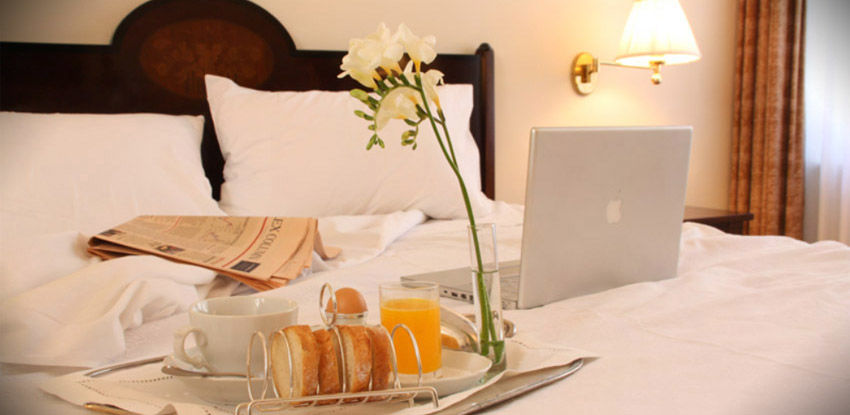 Hotel Rector Salamanca Bagian luar foto A room at the hotel