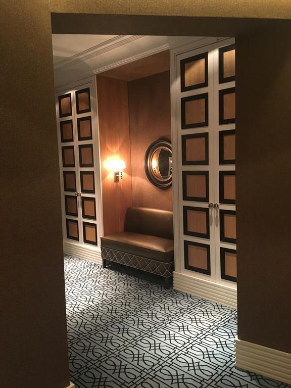 Hotel Rector Salamanca Bagian luar foto The interior of a suite at the Mandarin Oriental, London