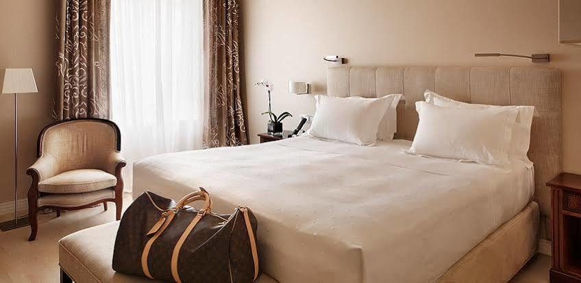Hotel Rector Salamanca Bagian luar foto A hotel room